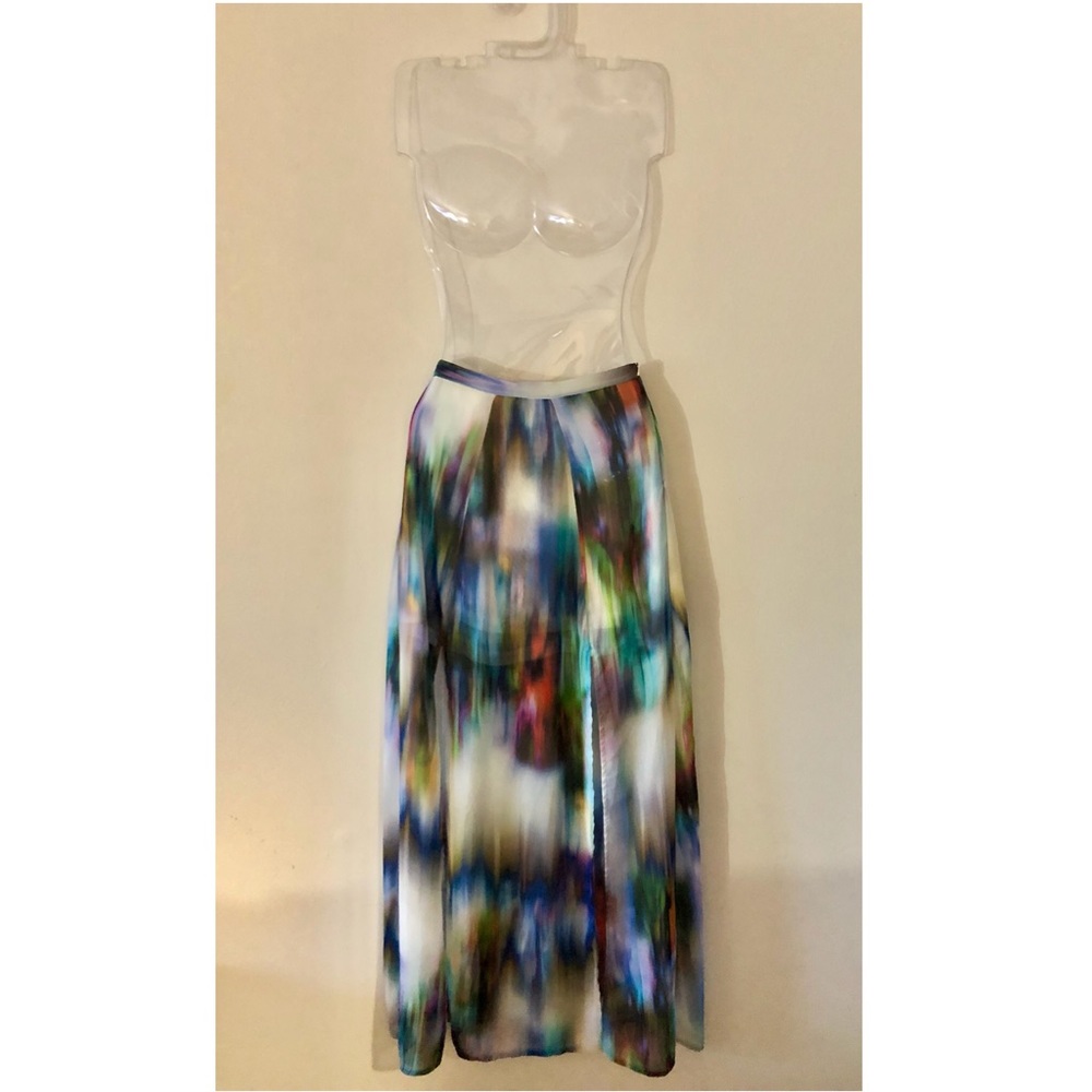 Colorful thigh-high, double split maxi skirt! 🎨